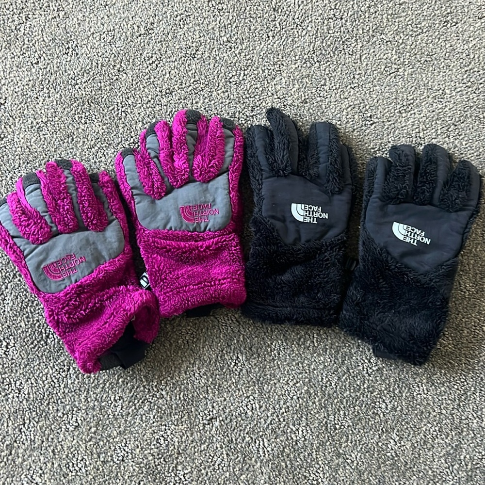 Youth Medium fleece north face gloves